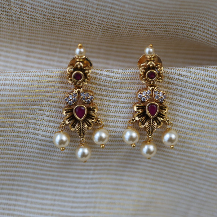 Antique gold studd earrings AD201