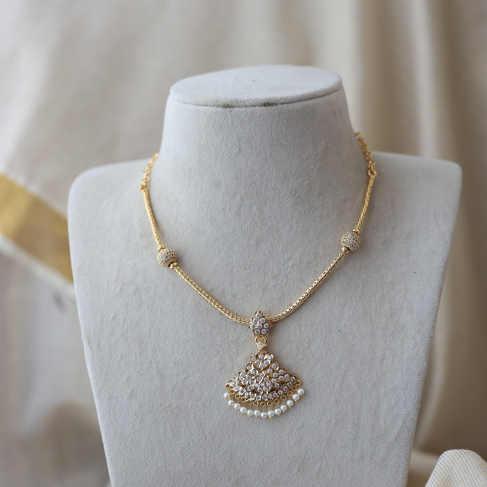 Heritage gold plated white stone short necklace H6355