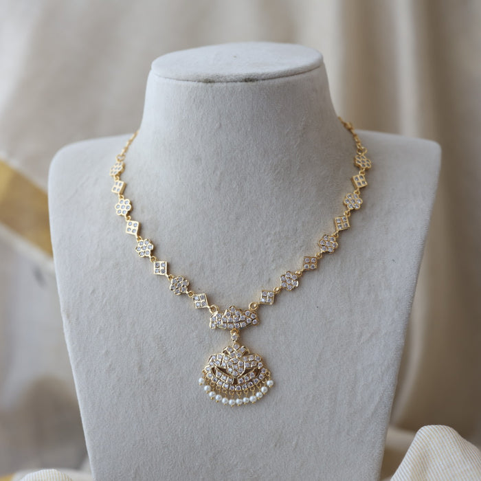 Heritage gold plated white stone short necklace H1289
