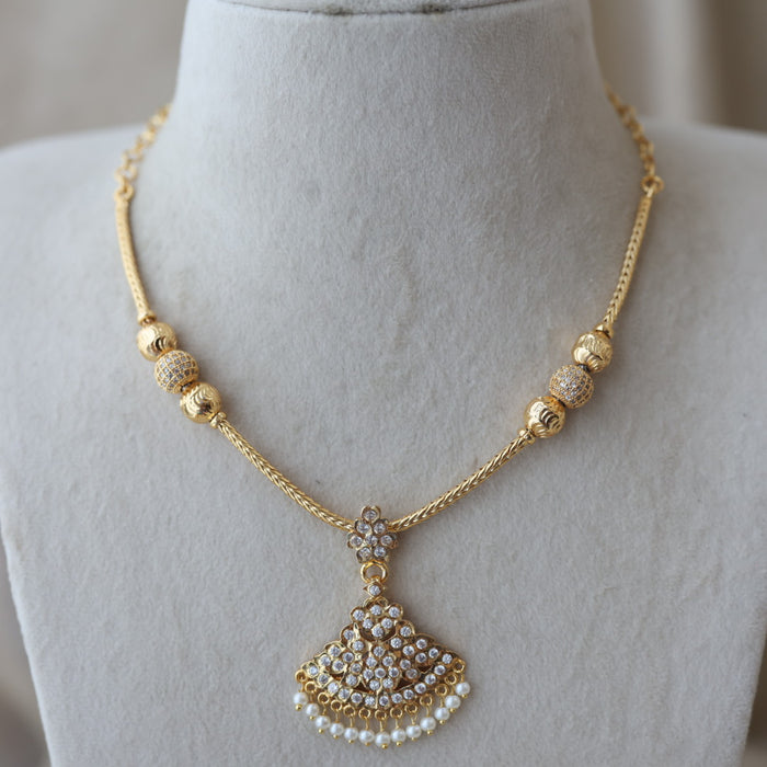 Heritage gold plated white stone short necklace H1672