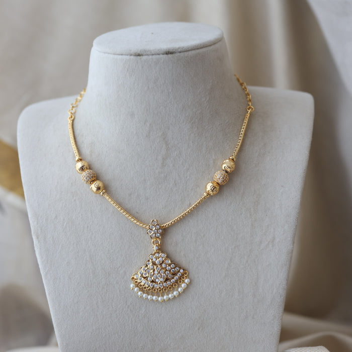 Heritage gold plated white stone short necklace H1672