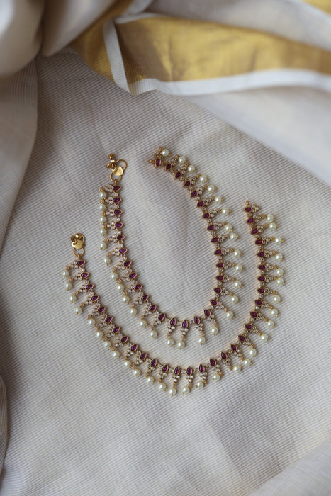 Antique gold traditional ruby white stone anklet HAN0988