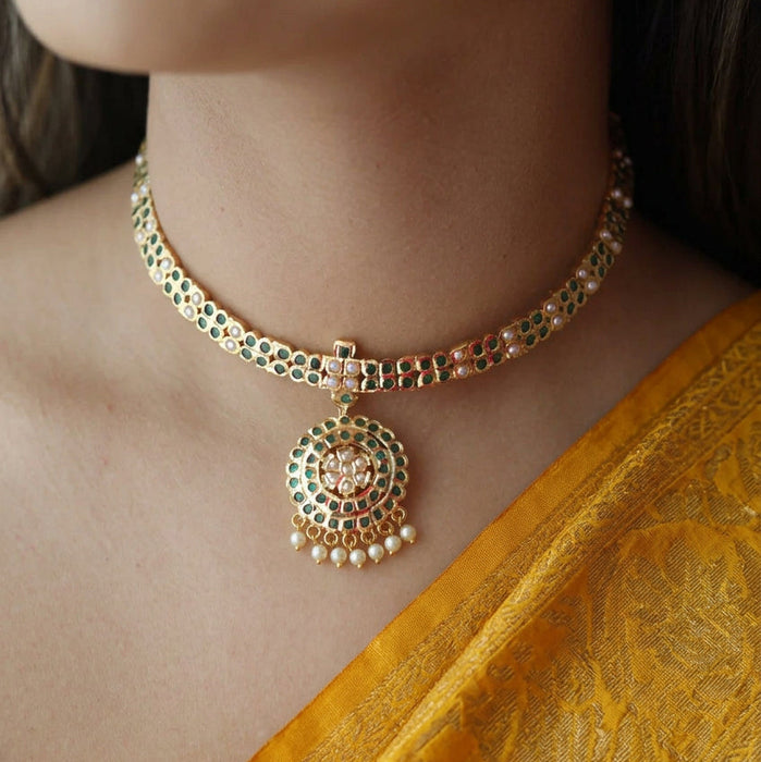 Heritage gold plated green and white stone short necklace H7923