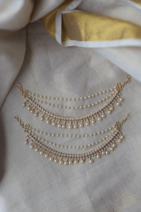 Heritage gold plated white stone mattal ear accessoris HM589