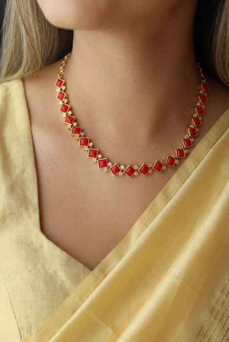 Heritage gold plated ruby white stone short necklace H6078
