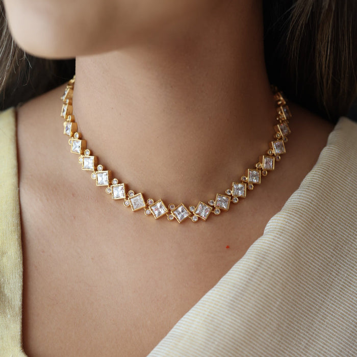 Heritage gold plated white stone choker necklace H7338