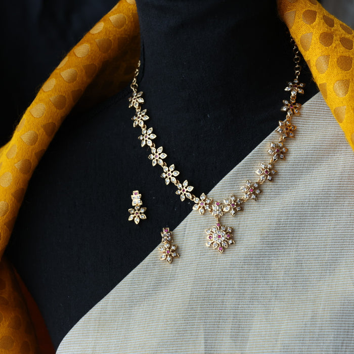 Heritage gold plated short necklace H1234