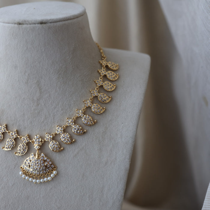 Heritage gold plated white stone mango design short necklace H2080
