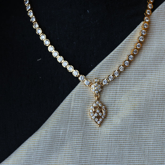 Heritage gold plated white stone short necklace H5312