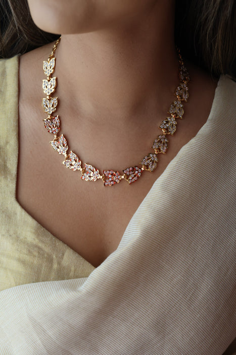 Heritage gold plated ruby white stone short necklace H234