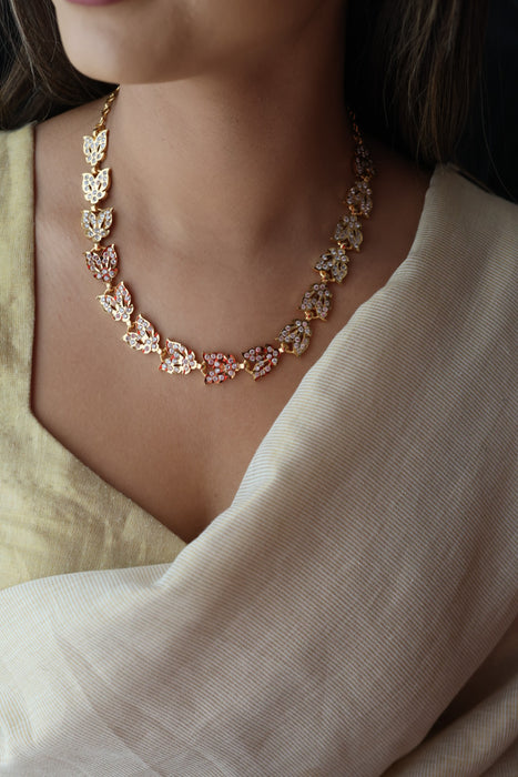 Heritage gold plated ruby white stone short necklace H234