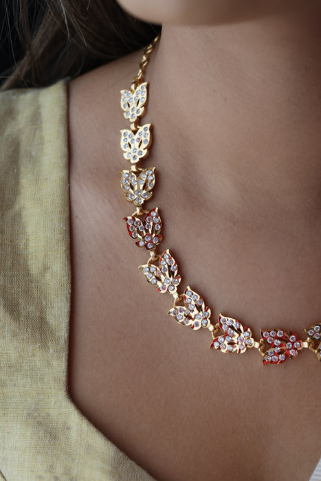 Heritage gold plated ruby white stone short necklace H234