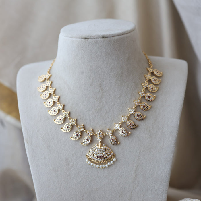 Heritage gold plated ruby white stone short necklace H799