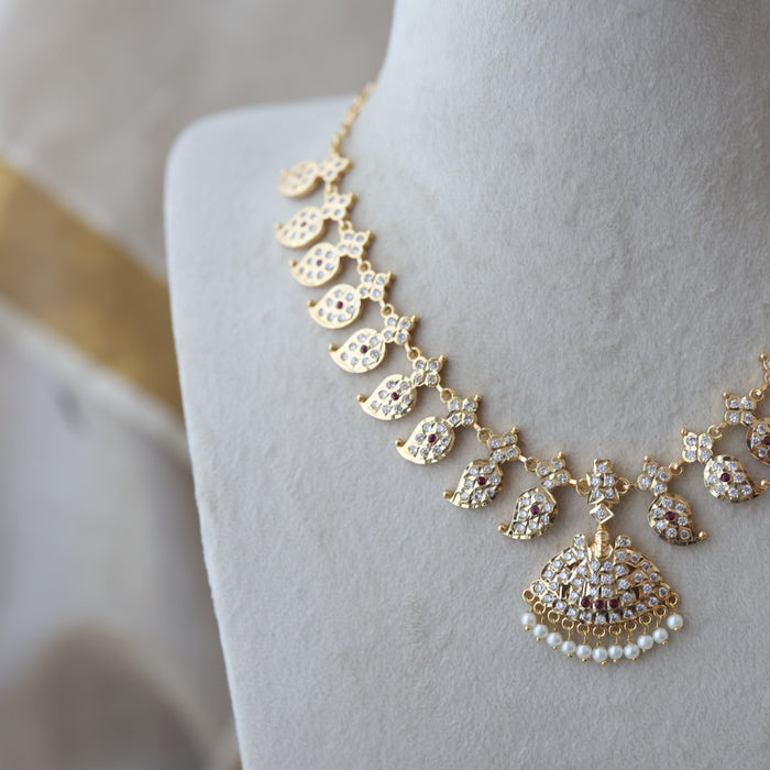Heritage gold plated ruby white stone short necklace H799