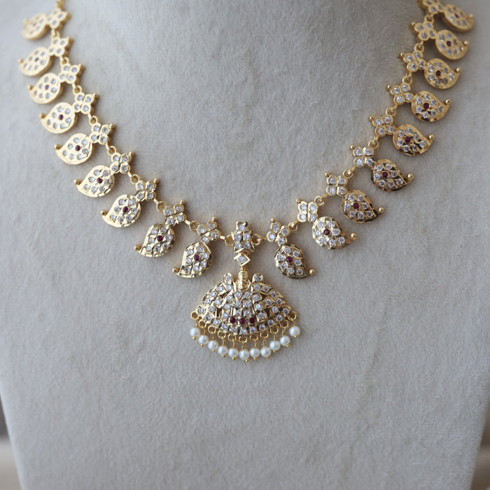 Heritage gold plated ruby white stone short necklace H799