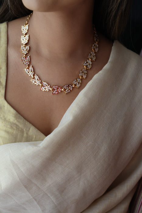 Heritage gold plated ruby white stone short necklace H234