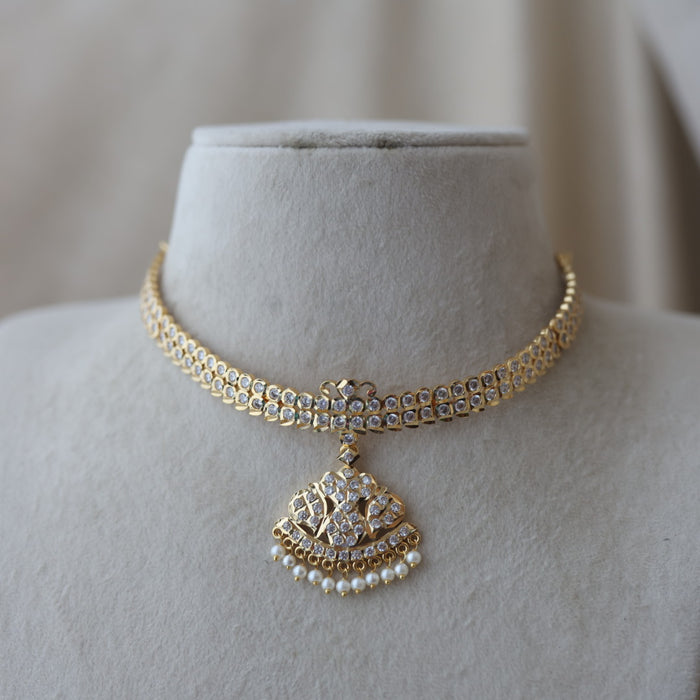 Heritage gold plated white stone short necklace H9776