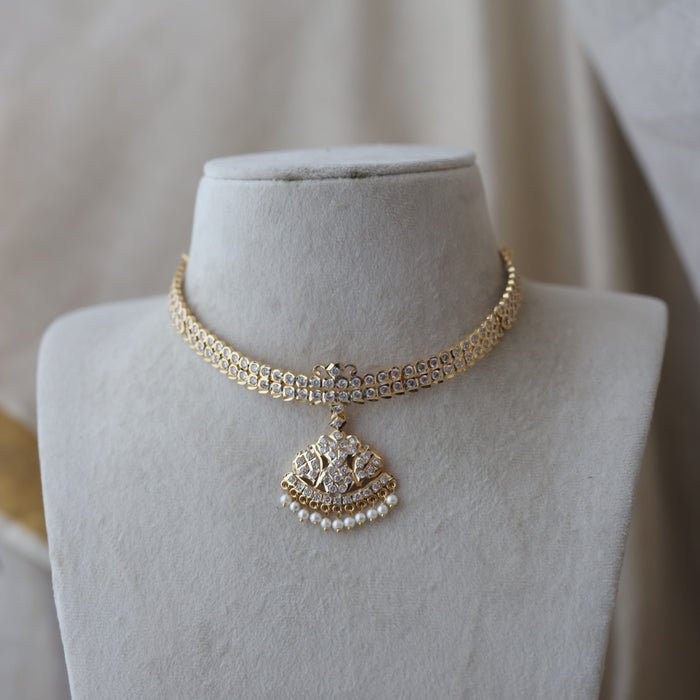 Heritage gold plated white stone short necklace H9776