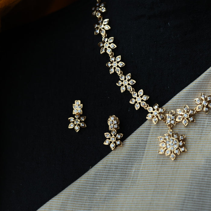 Heritage gold plated short necklace with earrings H1237