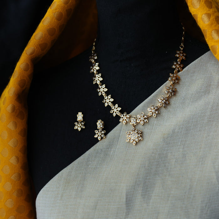 Heritage gold plated short necklace with earrings H1237