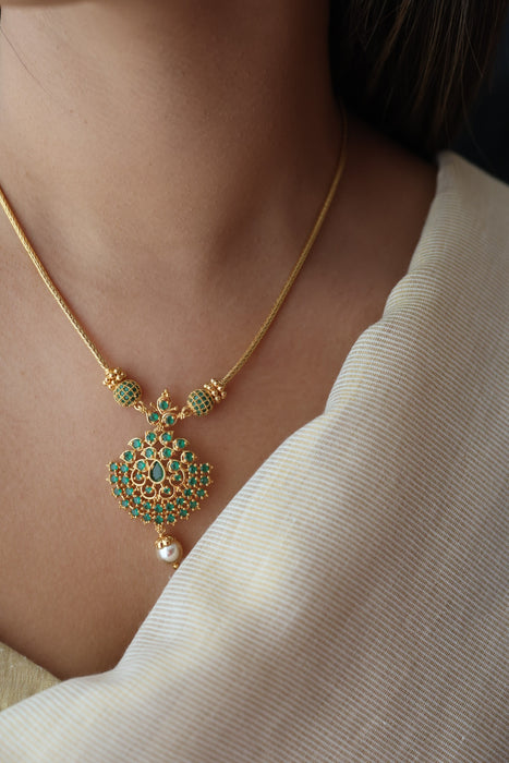 Heritage gold plated green stone short necklace with earrings H6823