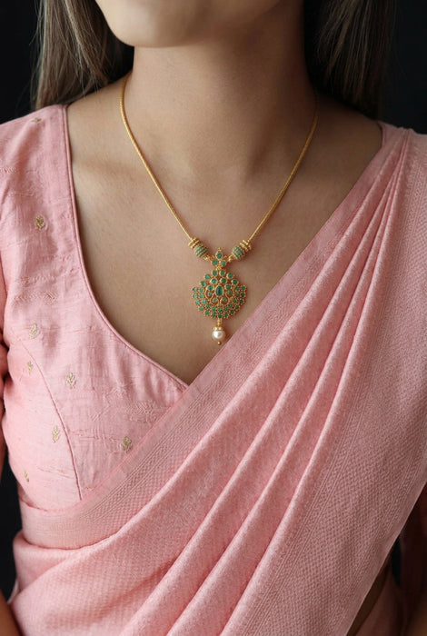 Heritage gold plated green stone short necklace with earrings H6823