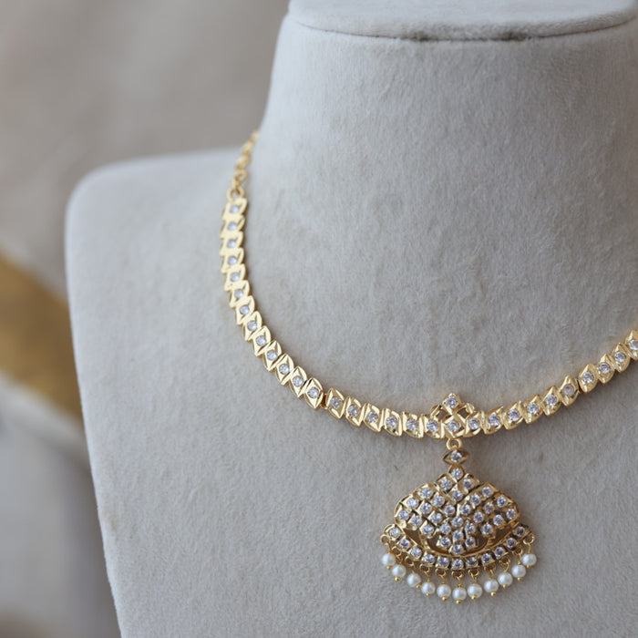Heritage gold plated white stone short necklace H992