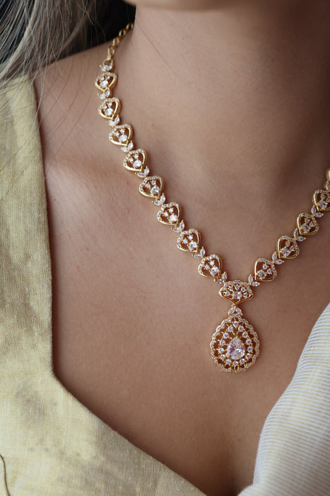 Heritage gold plated white stone short necklace H2288