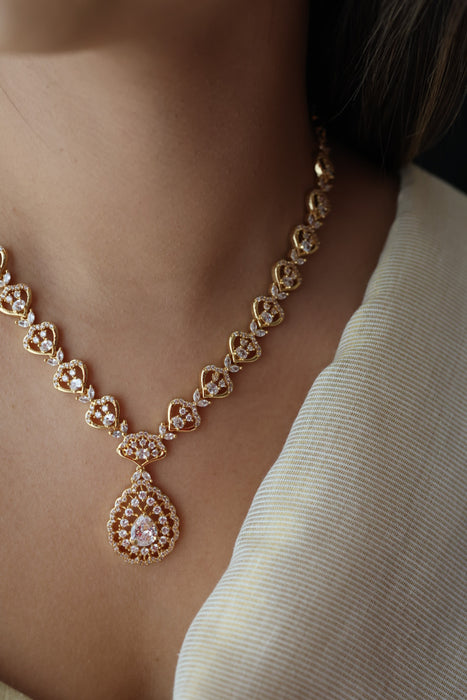 Heritage gold plated white stone short necklace H2288