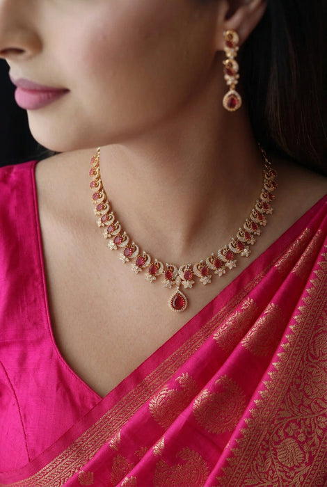 Heritage gold plated ruby white stone short necklace with earrings H82947