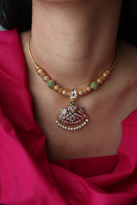 Heritage gold plated green stone H6923