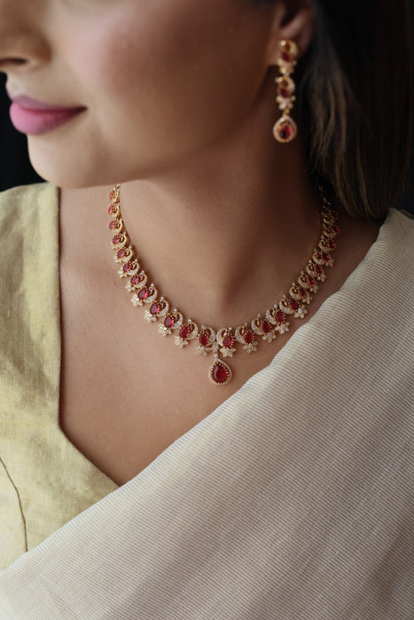 Heritage gold plated ruby white stone short necklace with earrings H82947