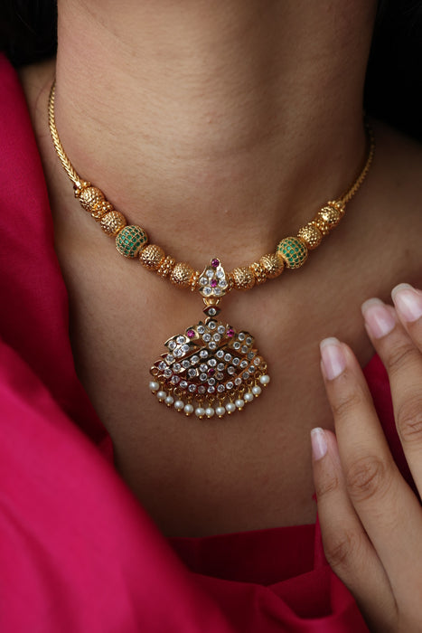 Heritage gold plated green stone H6923