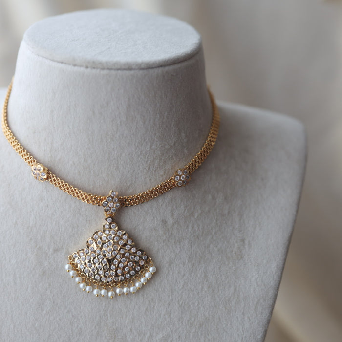 Heritage white stone gold plated short necklace H972