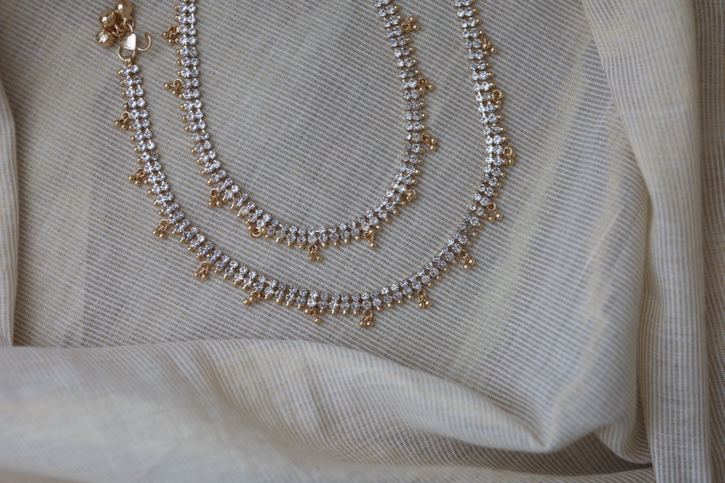 Heritage gold white stone simple traditional anklet HAN2212