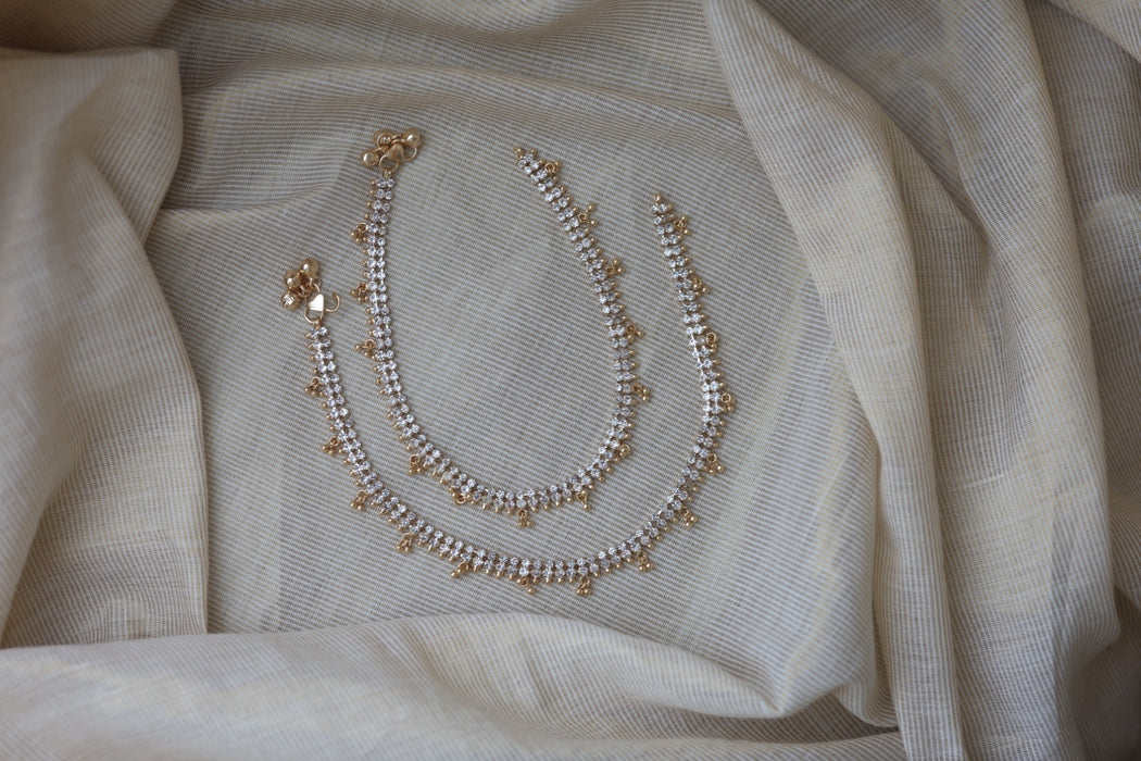 Heritage gold white stone simple traditional anklet HAN2212
