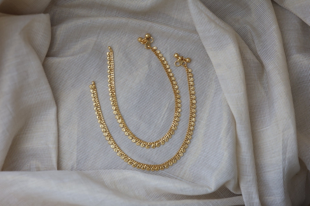 Antique gold plated traditional payal AN733