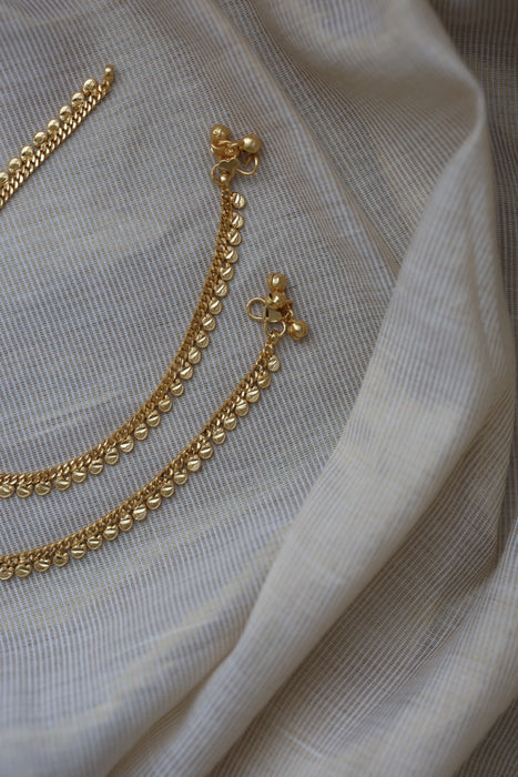Antique gold plated traditional payal AN733