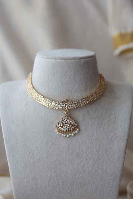 Heritage white stone gold plated short necklace H9017
