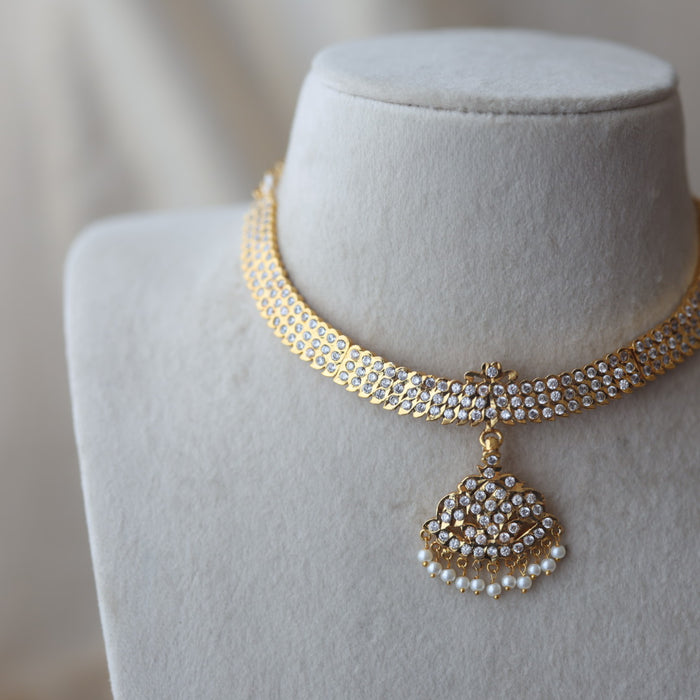 Heritage white stone gold plated short necklace H9017