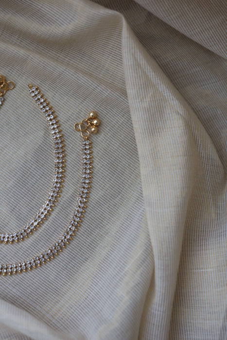Heritage gold and white stone traditional anklet HAN8899