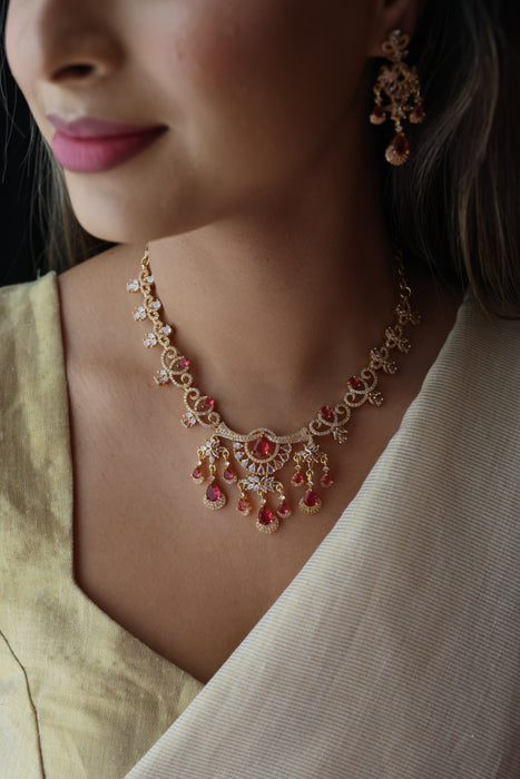 Heritage gold plated ruby white stone short necklace H793