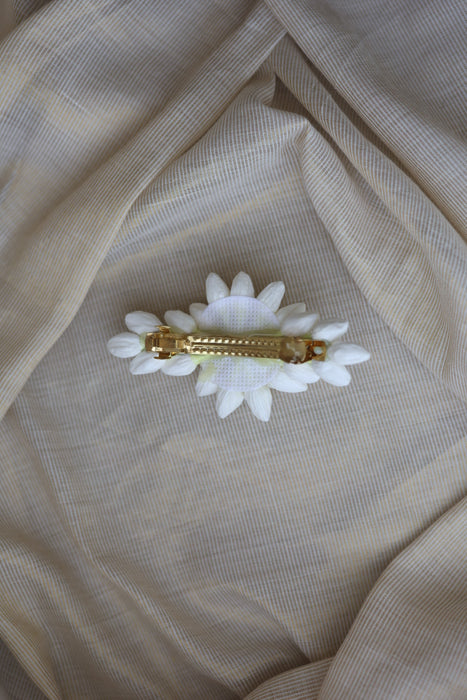 Premium Artificial Look-Alike Jasmine Flower clip HA02
