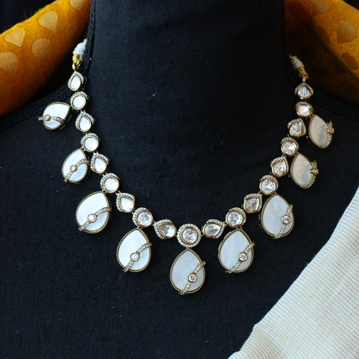 Trendy white stone choker necklace with earrings TW0067