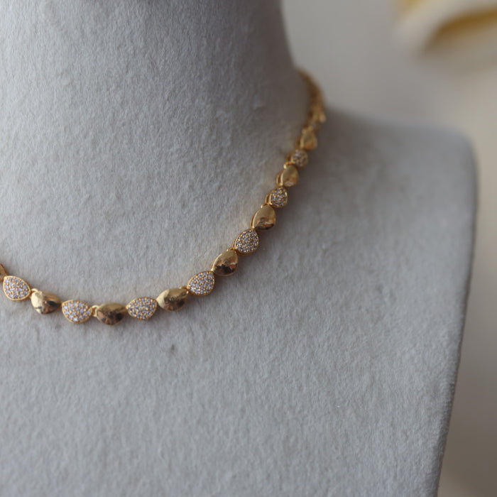 Heritage gold plated white stone short necklace with earring H456