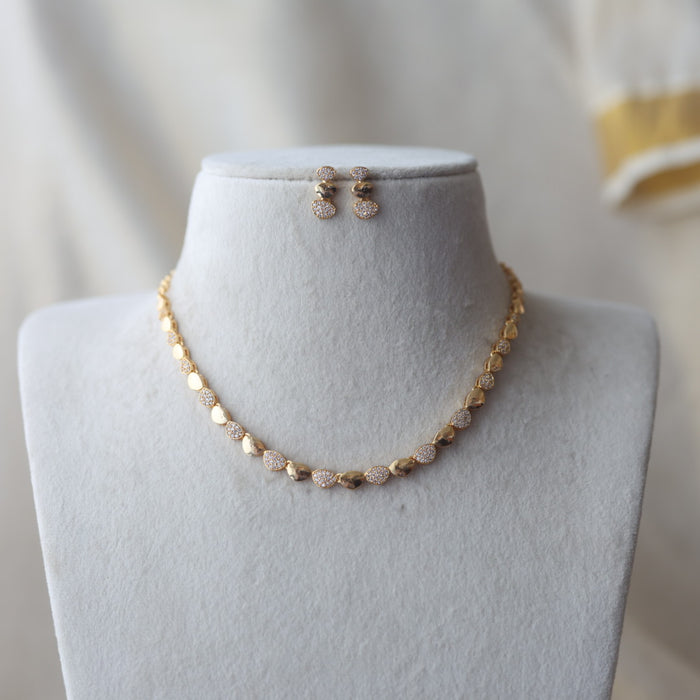 Heritage gold plated white stone short necklace with earring H456