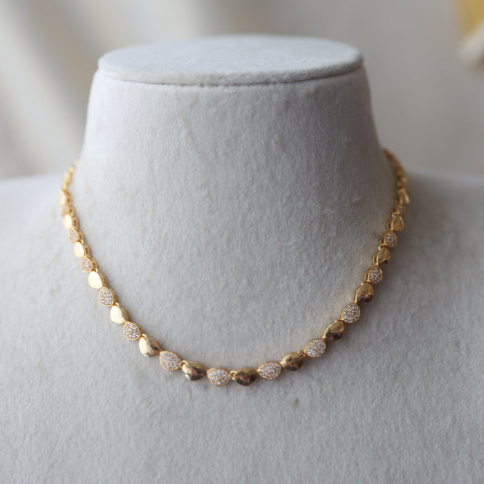 Heritage gold plated white stone short necklace with earring H456