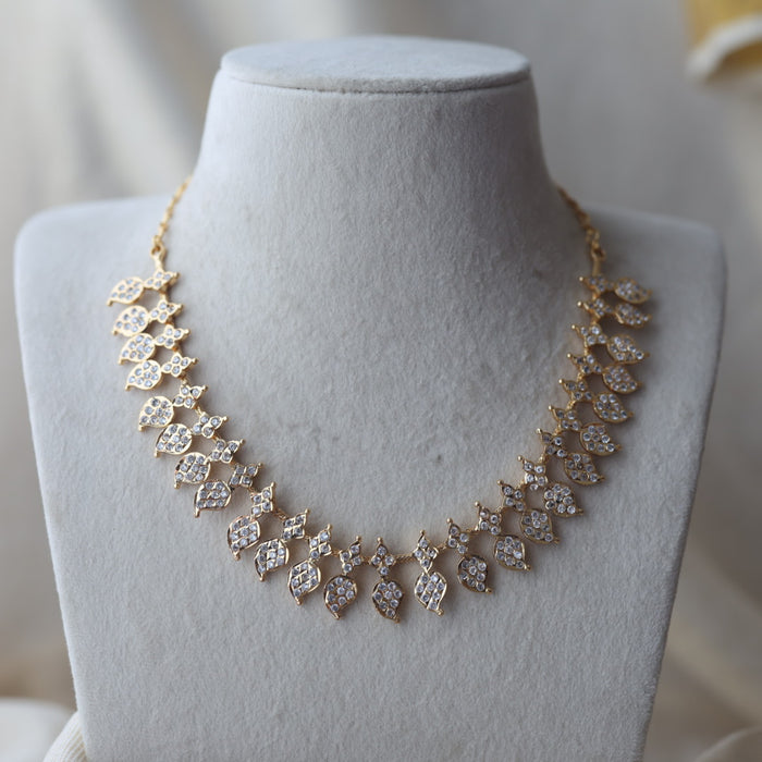 Heritage gold plated white stone mango short necklace H249
