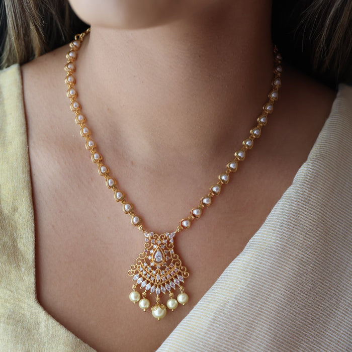 Heritage gold plated pearl short necklace H452