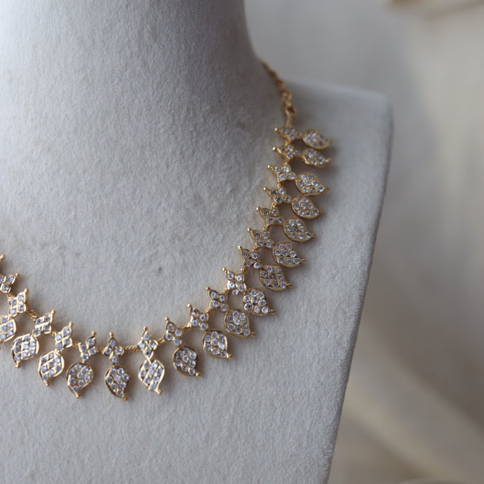 Heritage gold plated white stone mango short necklace H249